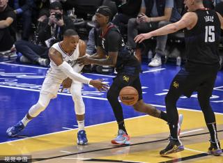 她们不仅再 她们不仅再